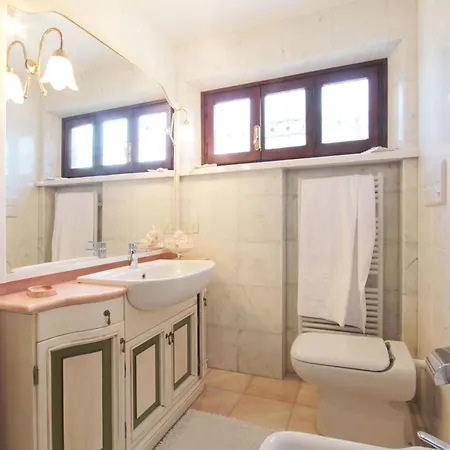 Stefano By Interhome פורטה דיי מארמי